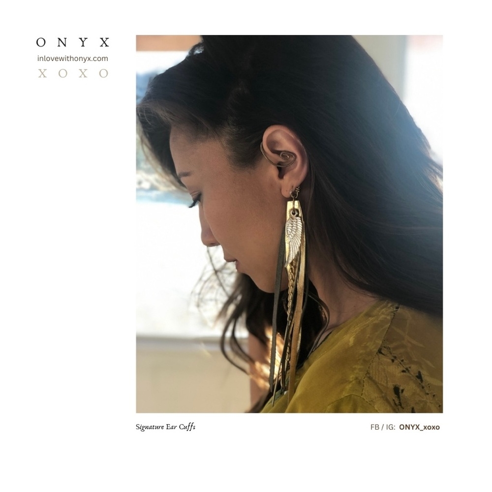 ONYX xoxo Signature Ear Cuff